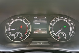 oranssi Skoda Fabia 2023 kuva 14.