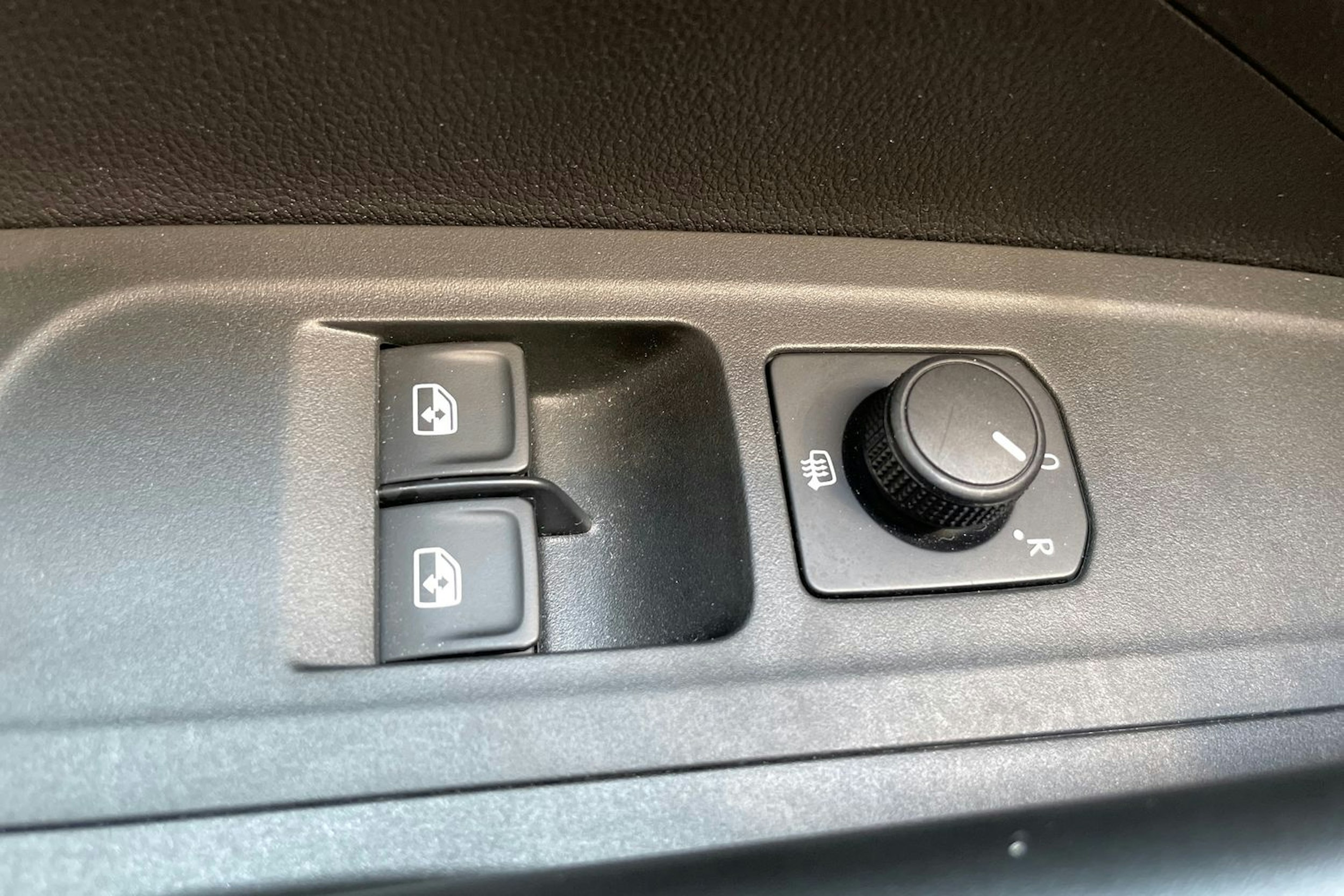 oranssi Skoda Fabia 2023 kuva 18.