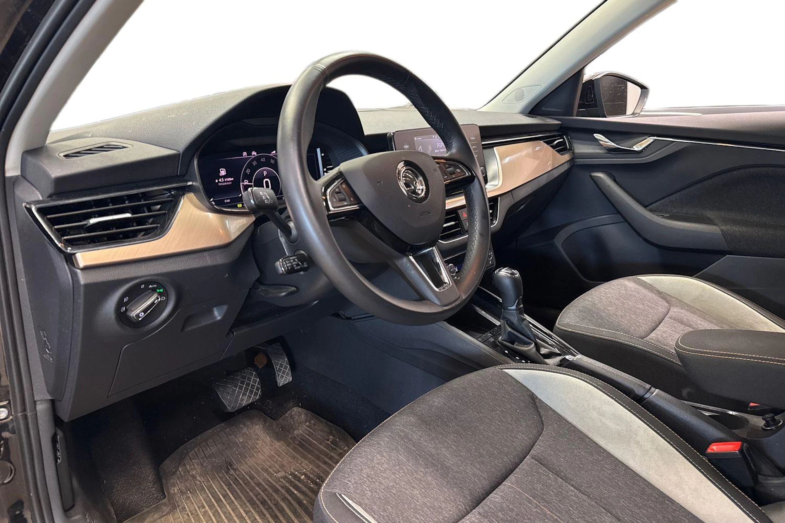Musta Skoda Kamiq 2020 kuva 3.