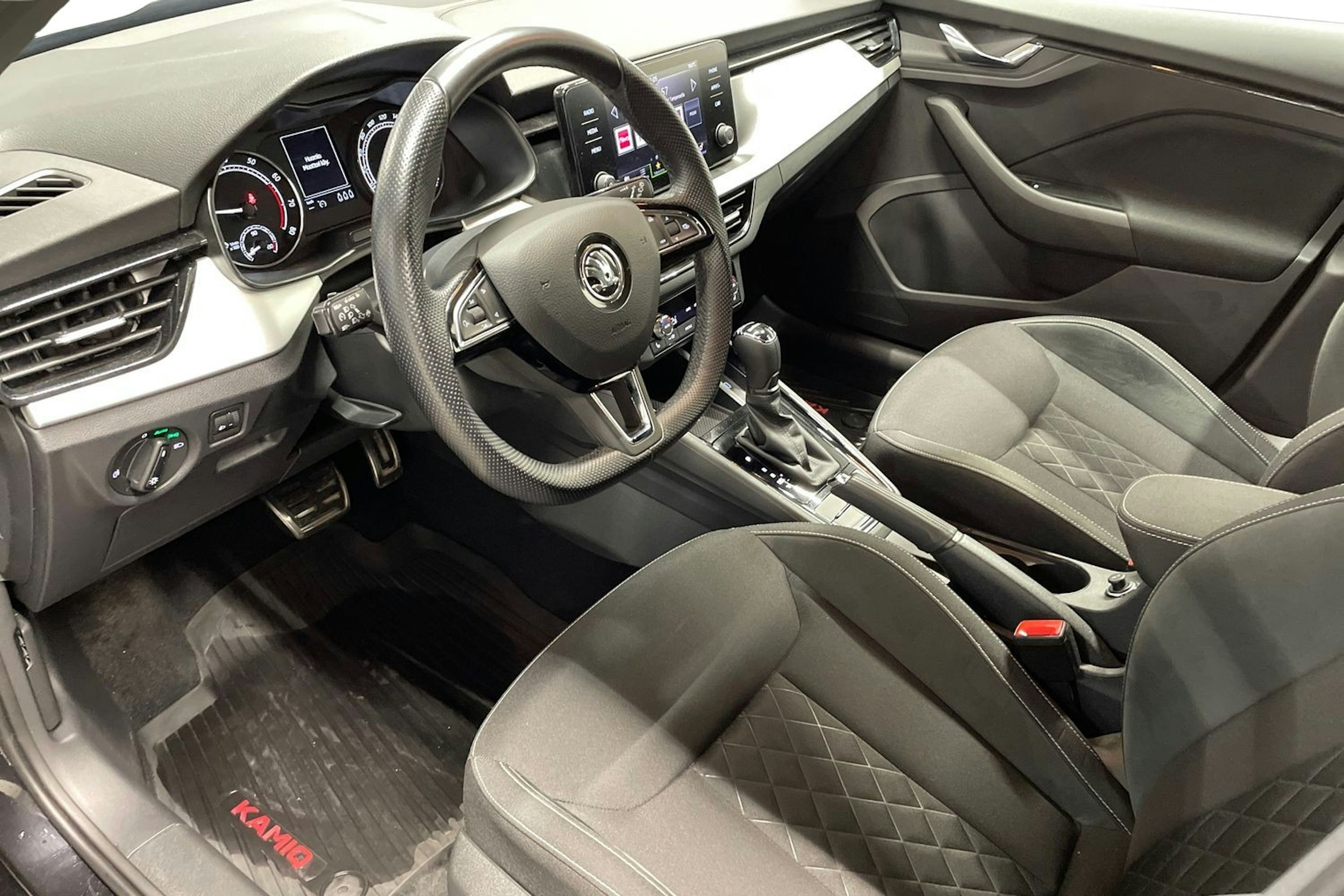 musta Skoda Kamiq 2020 kuva 7.