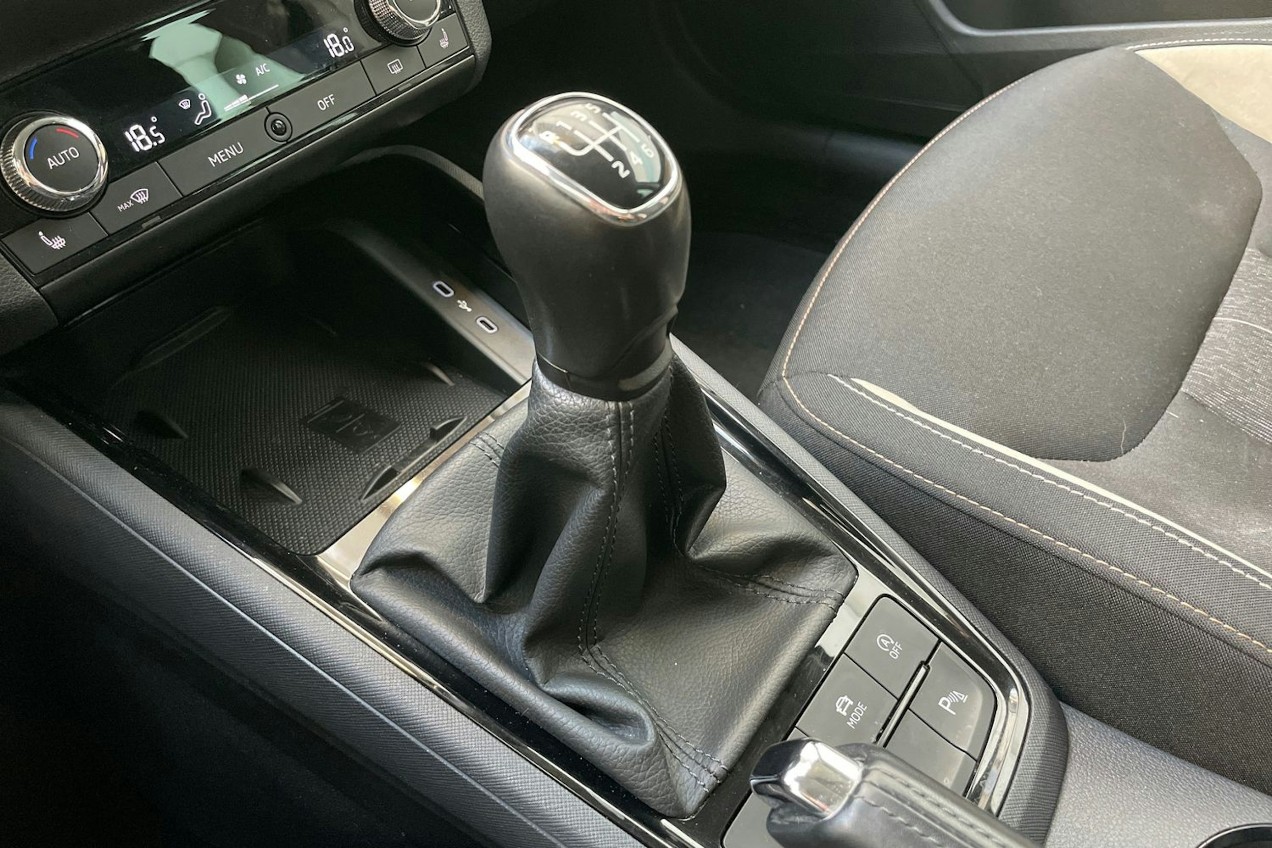 musta Skoda Kamiq 2020 kuva 25.