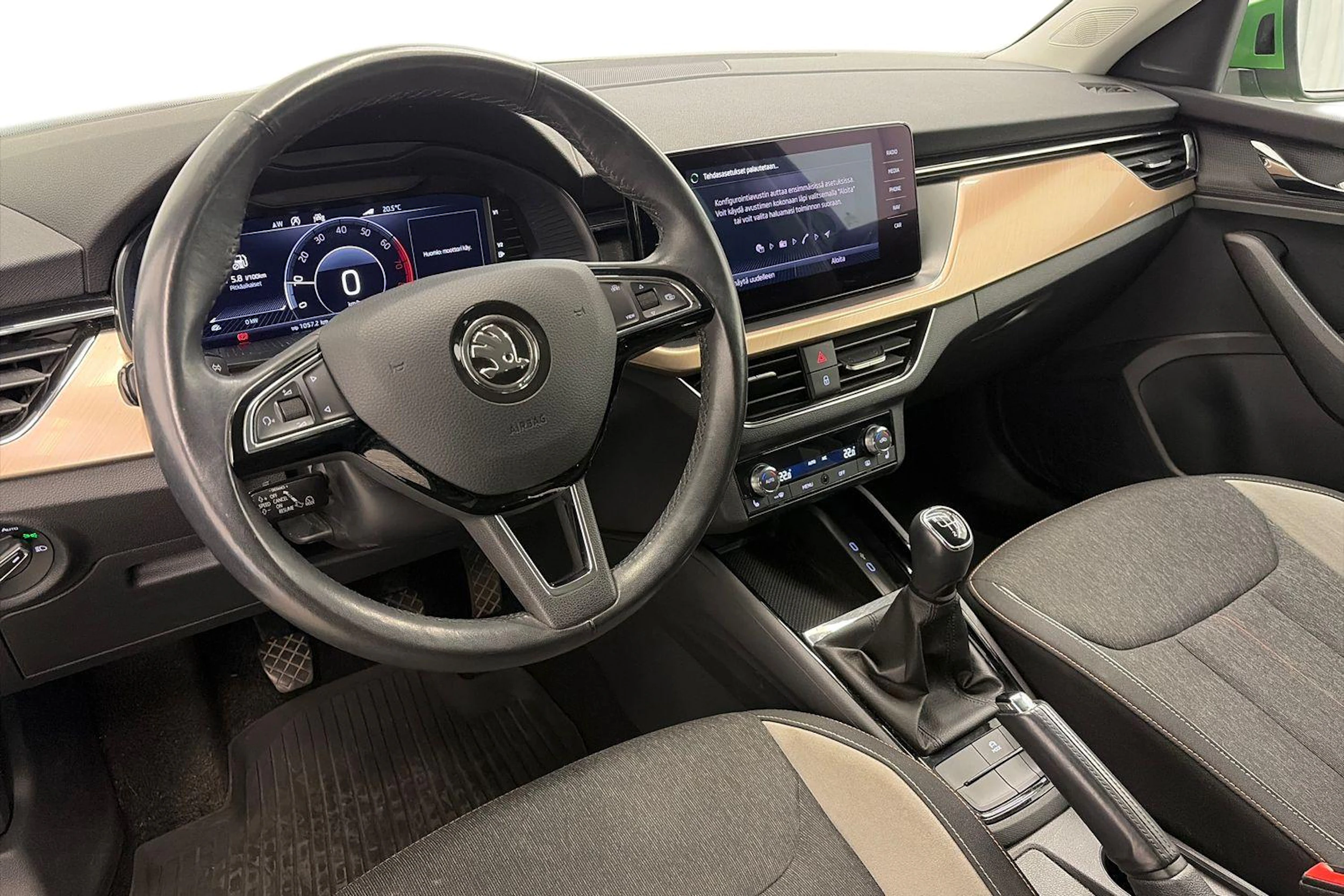 vihreä Skoda Kamiq 2020 kuva 6.