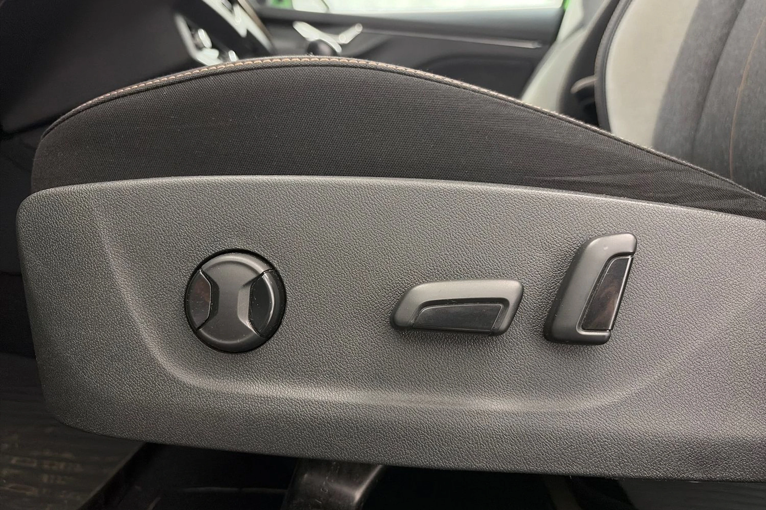 vihreä Skoda Kamiq 2020 kuva 14.
