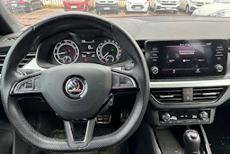 punainen Skoda Kamiq 2020 kuva 5.