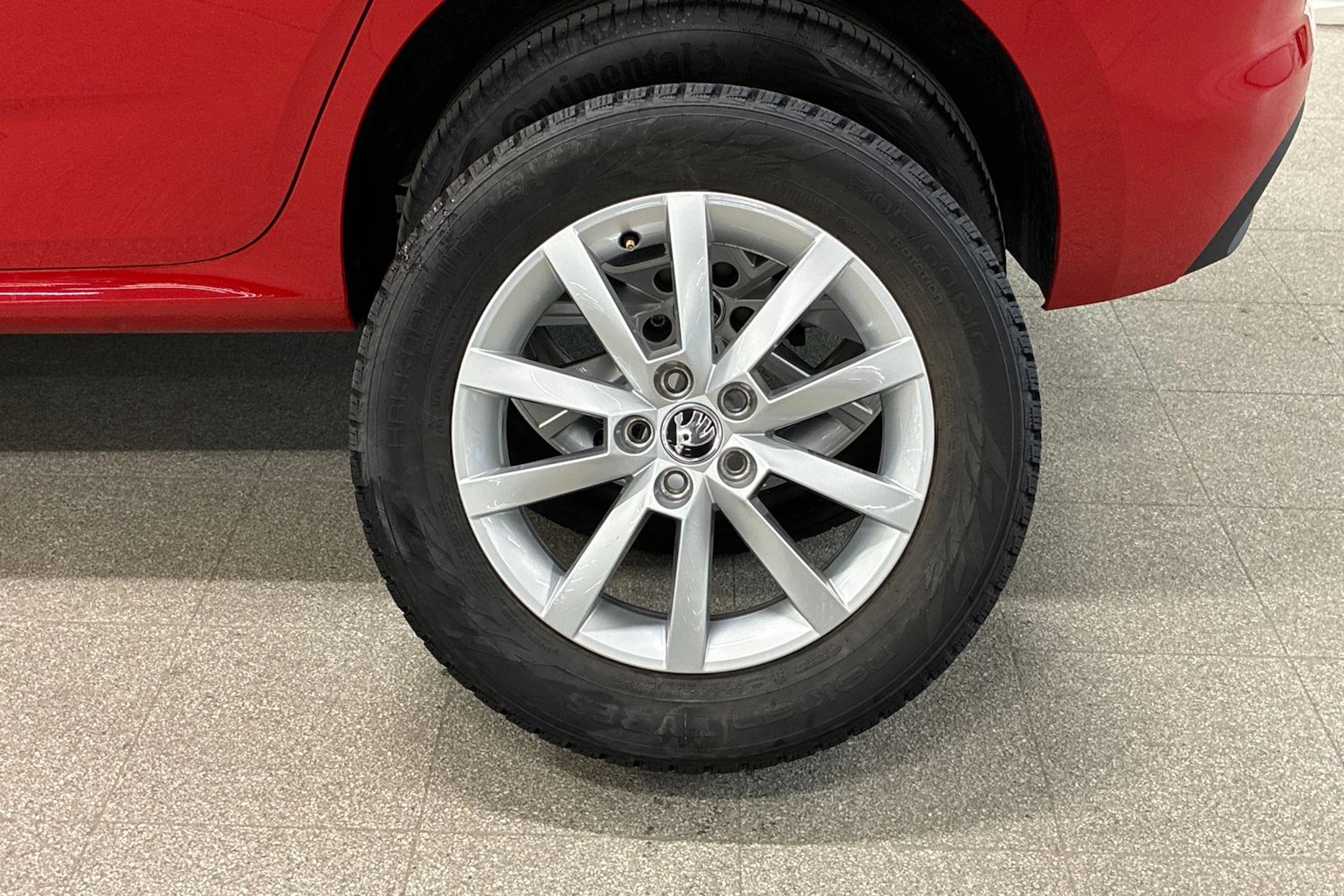 punainen Skoda Kamiq 2020 kuva 10.