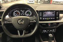 punainen Skoda Kamiq 2020 kuva 11.