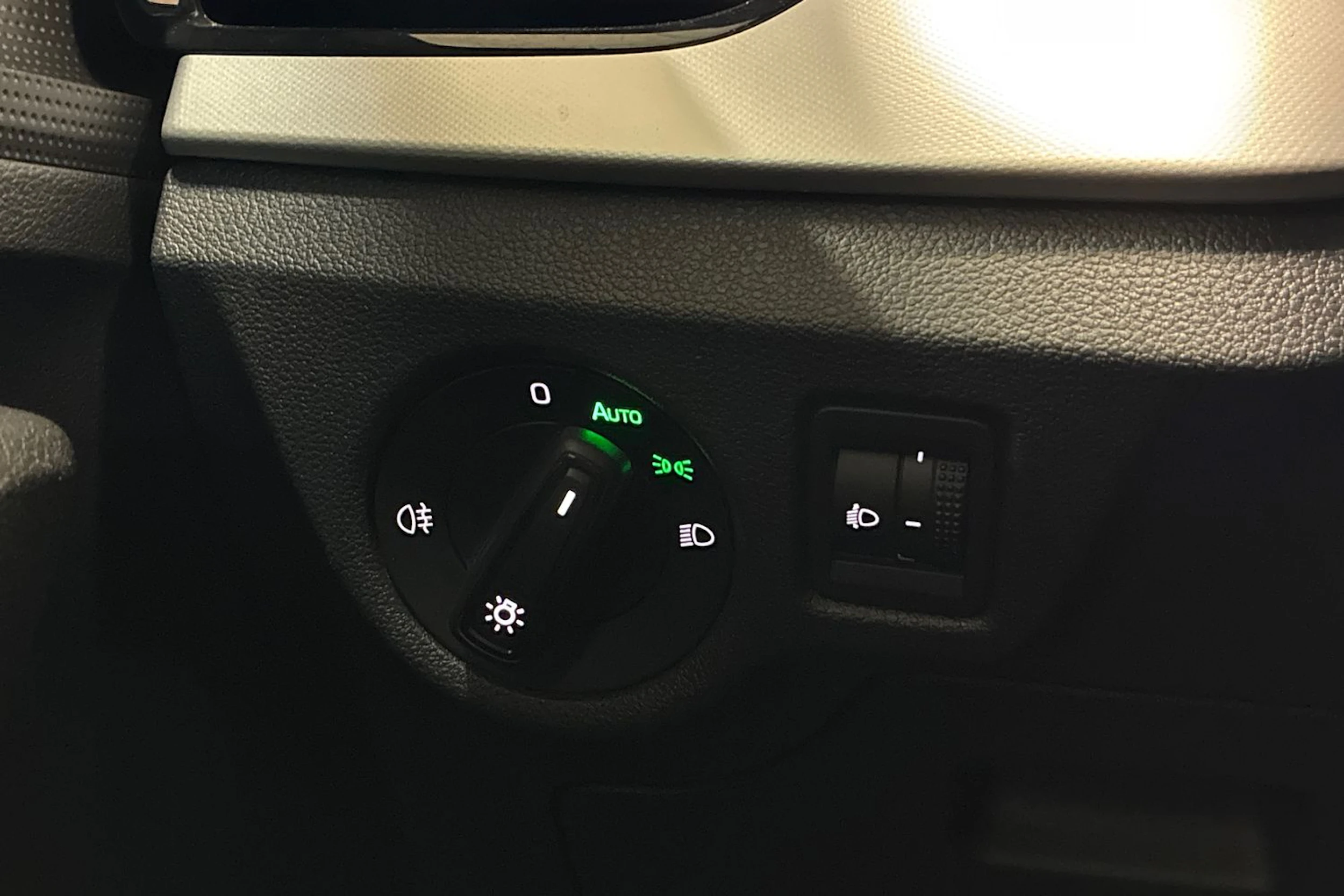punainen Skoda Kamiq 2020 kuva 18.