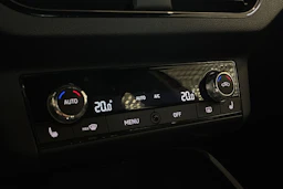 punainen Skoda Kamiq 2020 kuva 21.