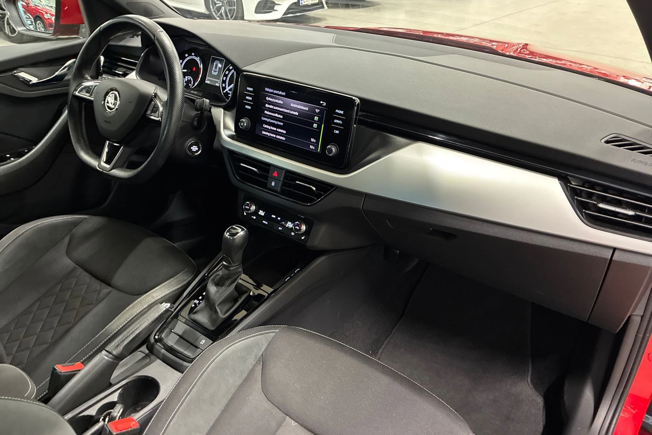 punainen Skoda Kamiq 2020 kuva 27.