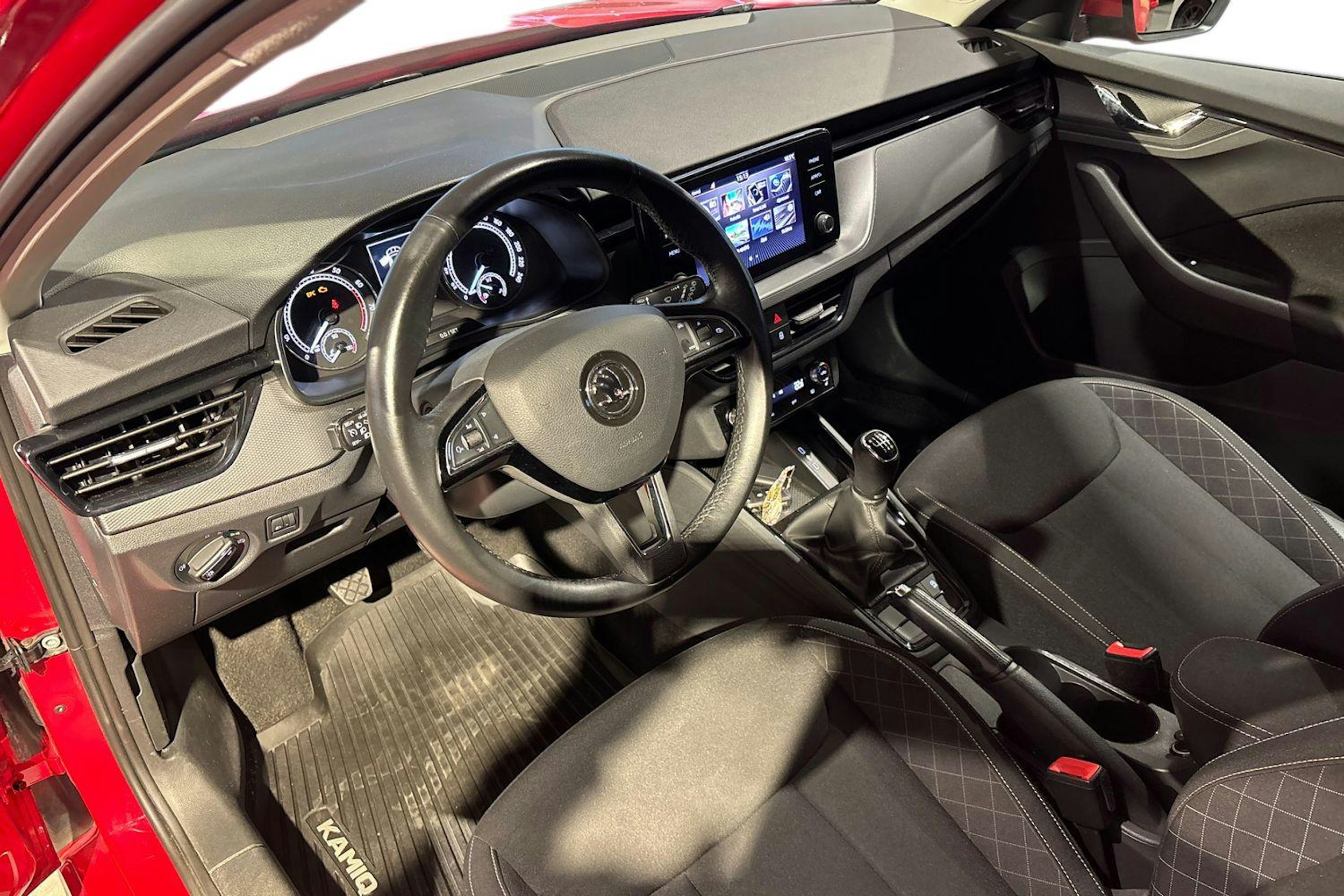Punainen Skoda Kamiq 2020 kuva 7.