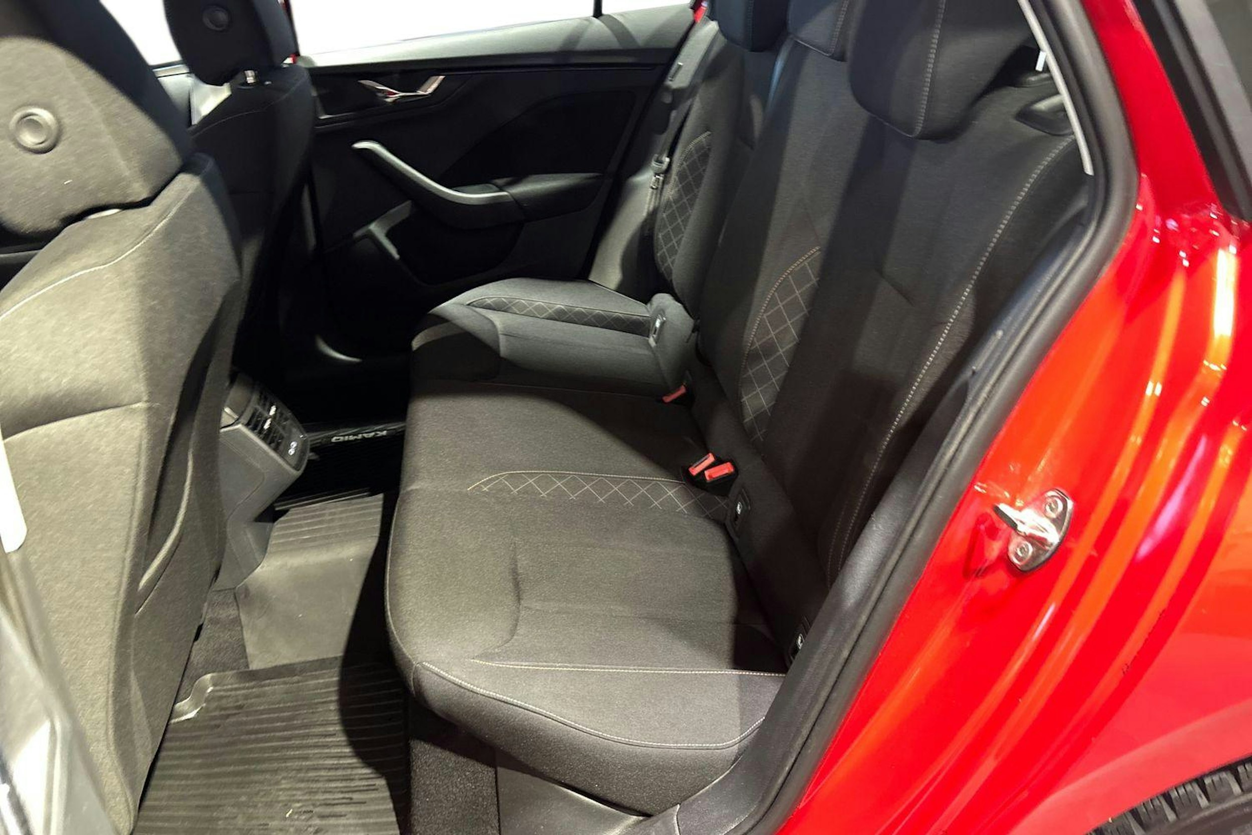 Punainen Skoda Kamiq 2020 kuva 10.