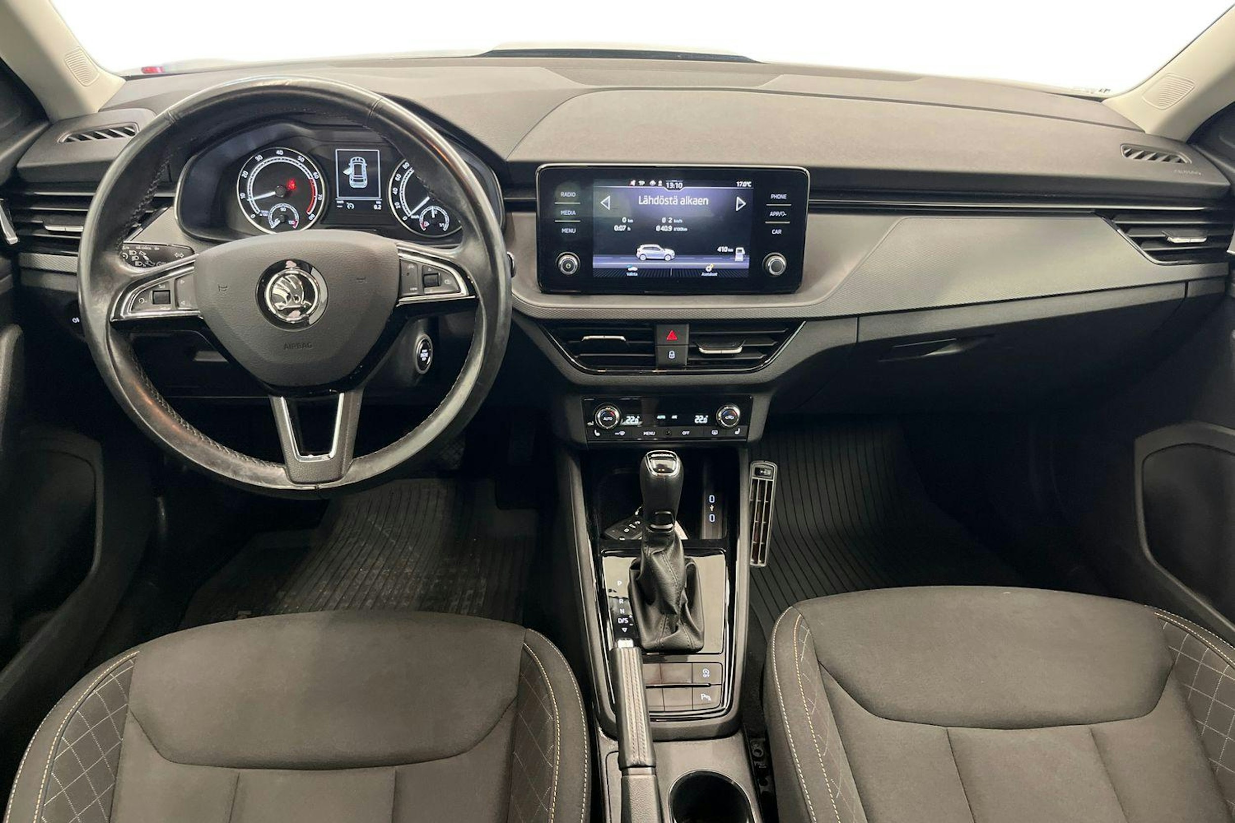 Harmaa Skoda Kamiq 2020 kuva 9.