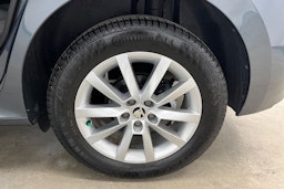 Harmaa Skoda Kamiq 2020 kuva 11.