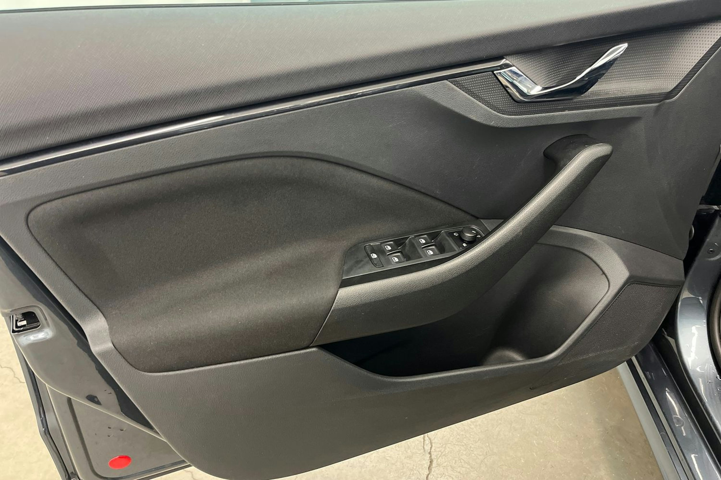 Harmaa Skoda Kamiq 2020 kuva 14.