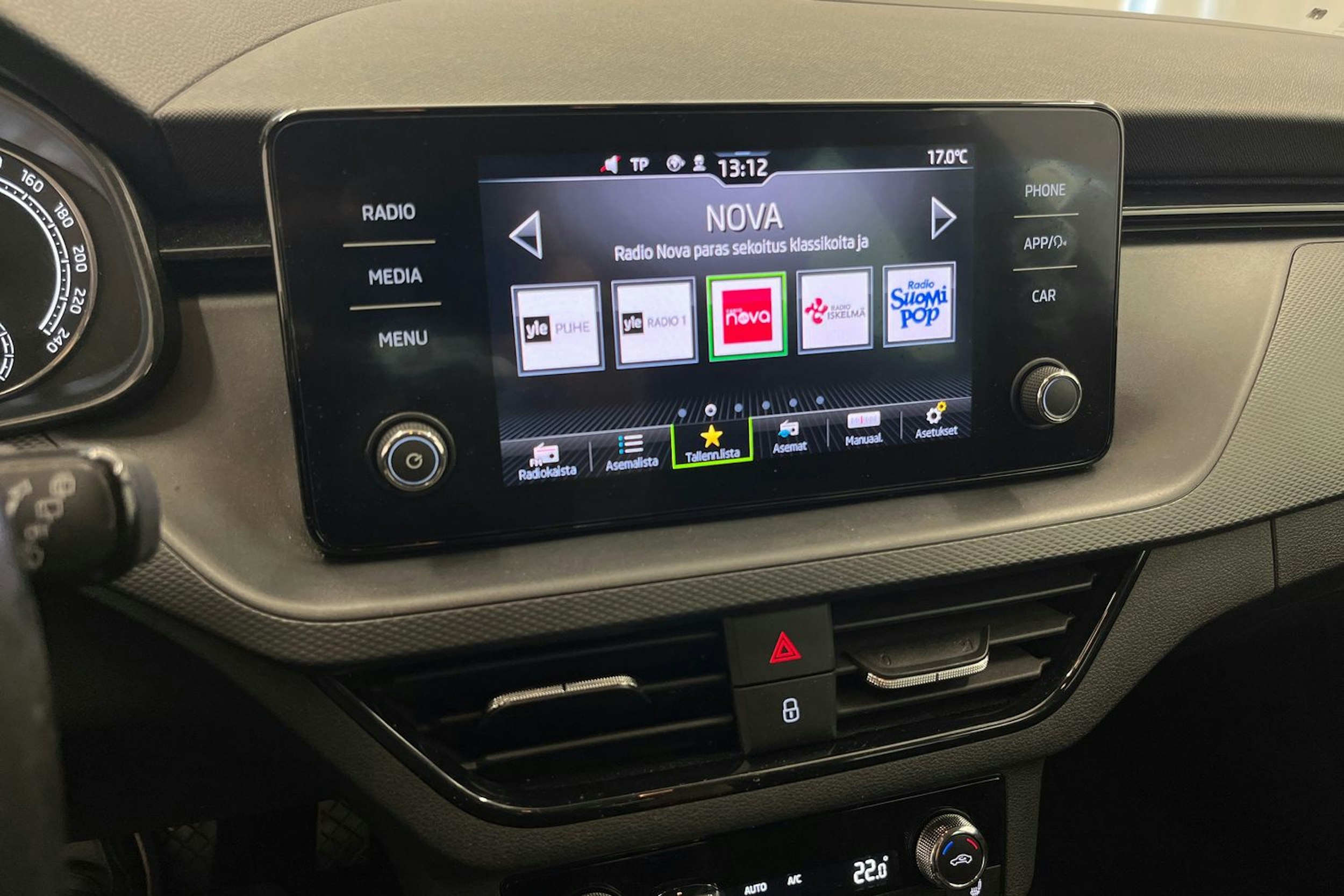 Harmaa Skoda Kamiq 2020 kuva 15.