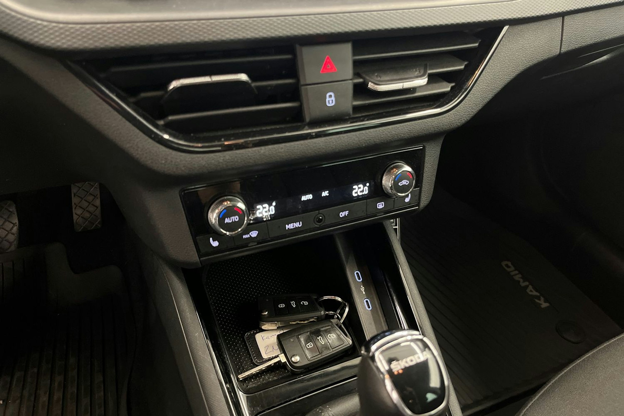 Harmaa Skoda Kamiq 2020 kuva 17.