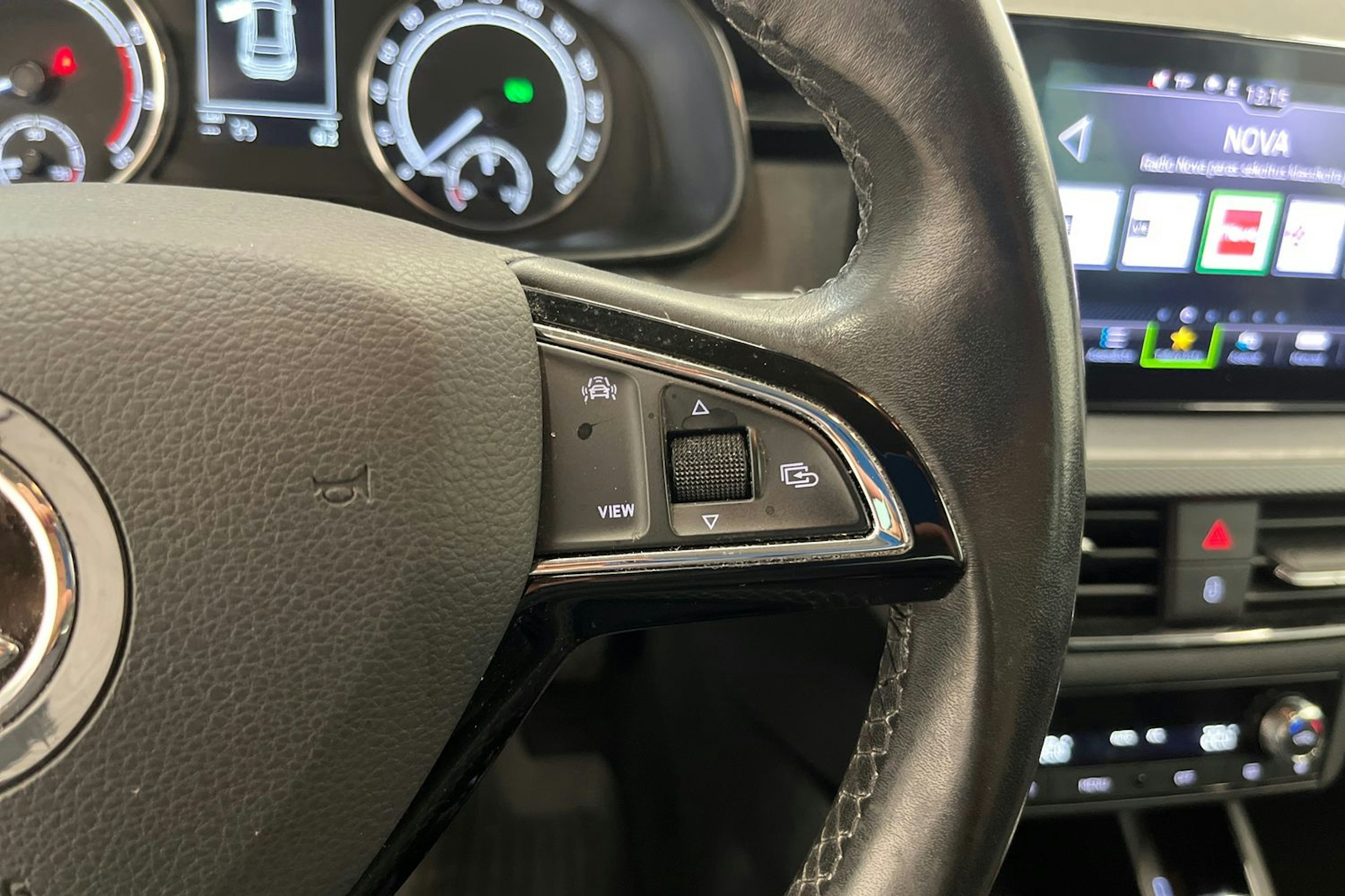 Harmaa Skoda Kamiq 2020 kuva 19.