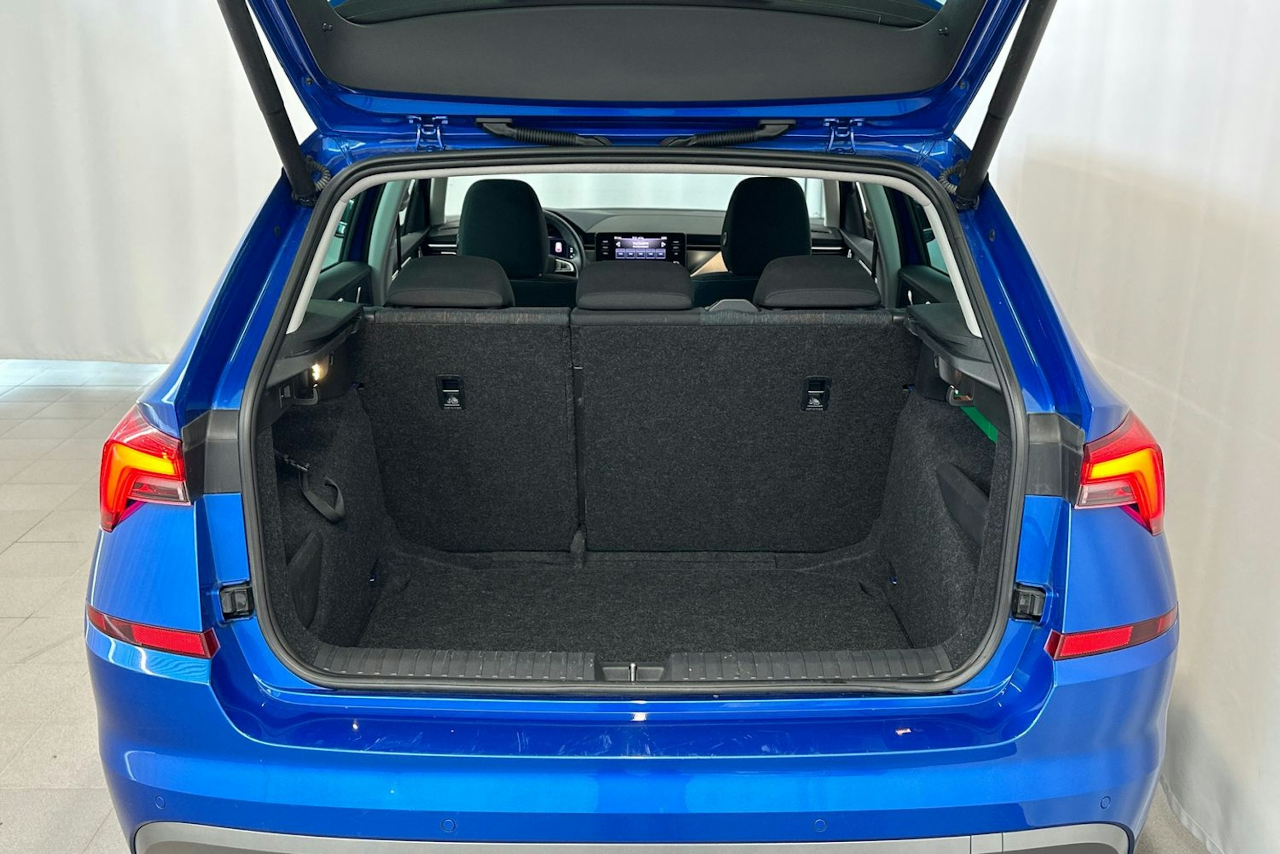 sininen Skoda Kamiq 2020 kuva 16.