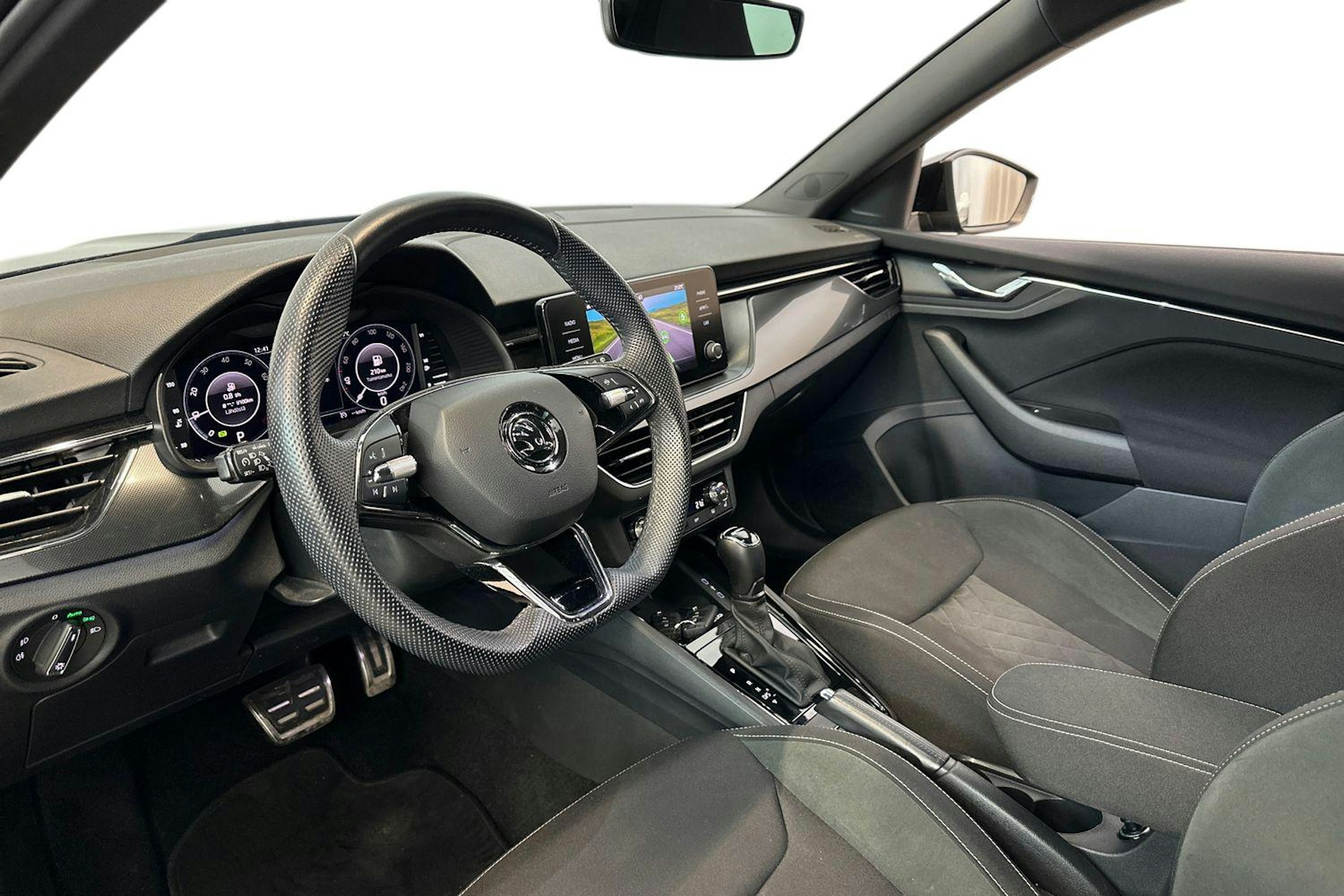 musta Skoda Kamiq 2021 kuva 7.