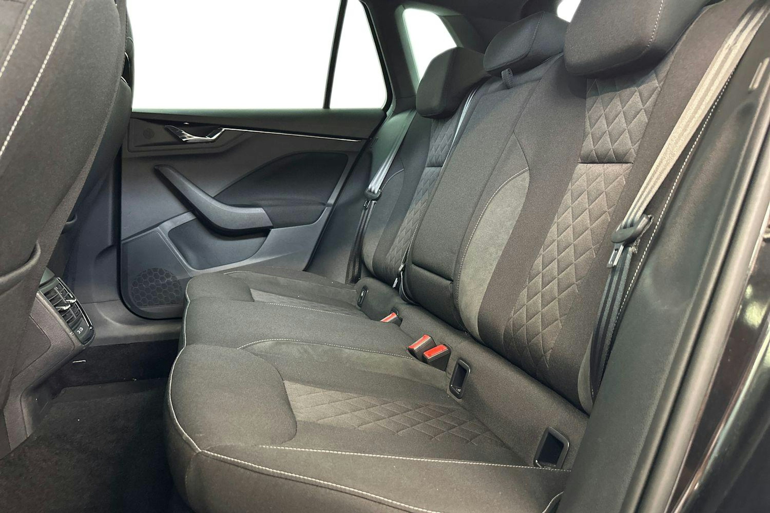 musta Skoda Kamiq 2021 kuva 10.