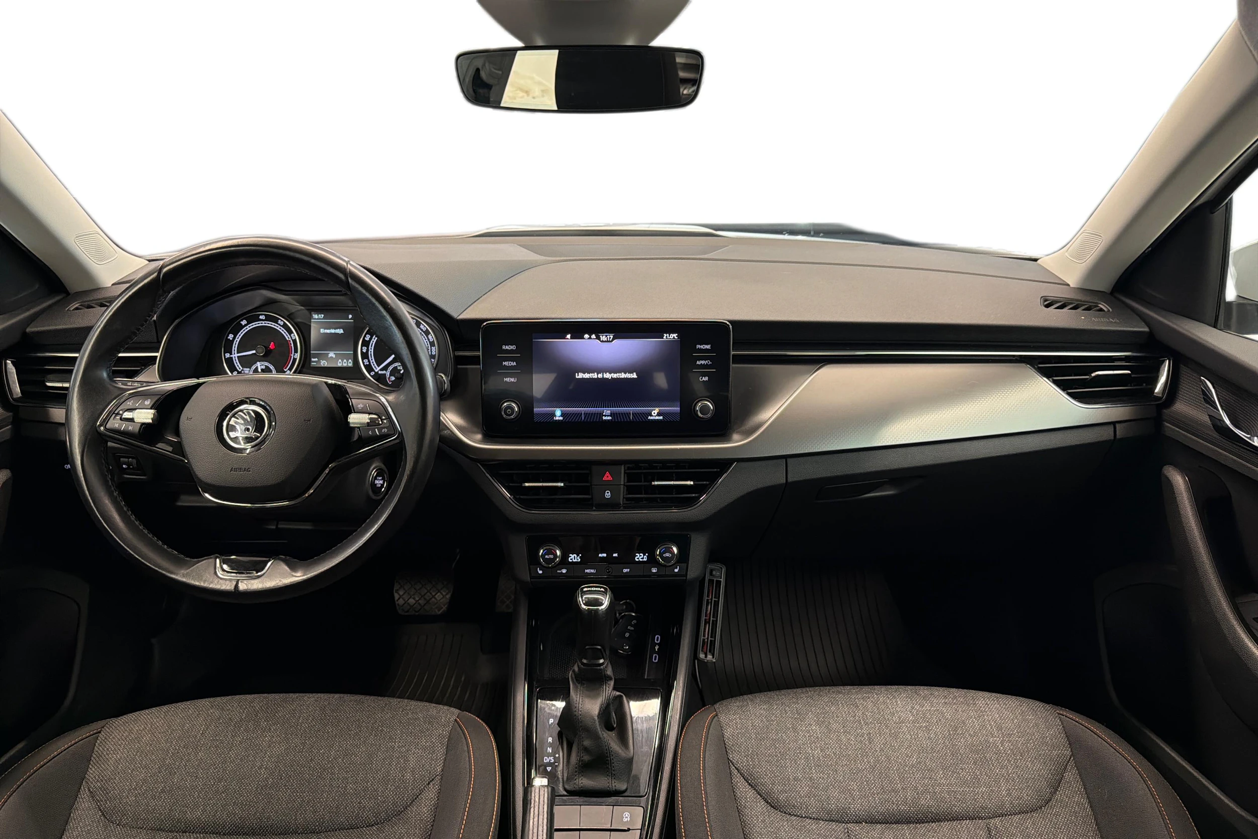 Valkoinen Skoda Kamiq 2021 kuva 7.