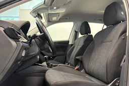 Valkoinen Skoda Kamiq 2021 kuva 11.