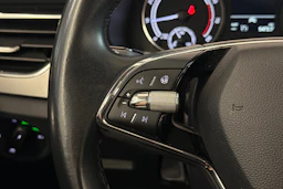 Valkoinen Skoda Kamiq 2021 kuva 13.