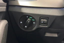Valkoinen Skoda Kamiq 2021 kuva 16.
