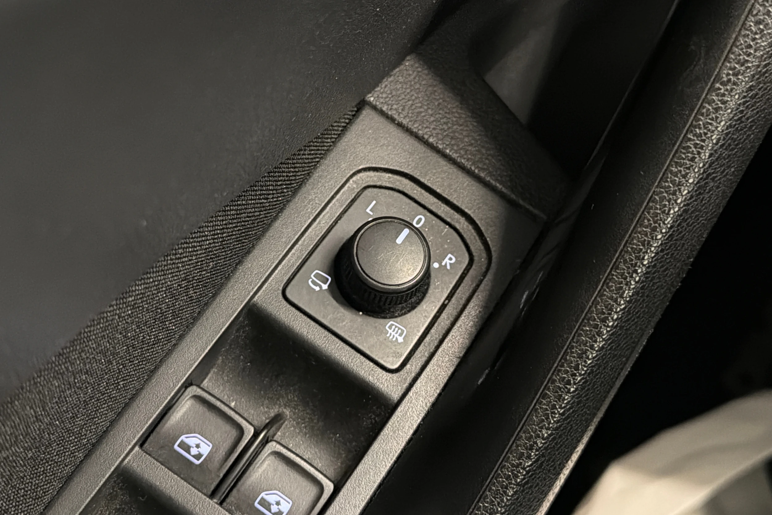 Valkoinen Skoda Kamiq 2021 kuva 17.