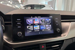 Valkoinen Skoda Kamiq 2021 kuva 20.
