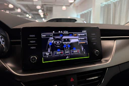 Valkoinen Skoda Kamiq 2021 kuva 23.