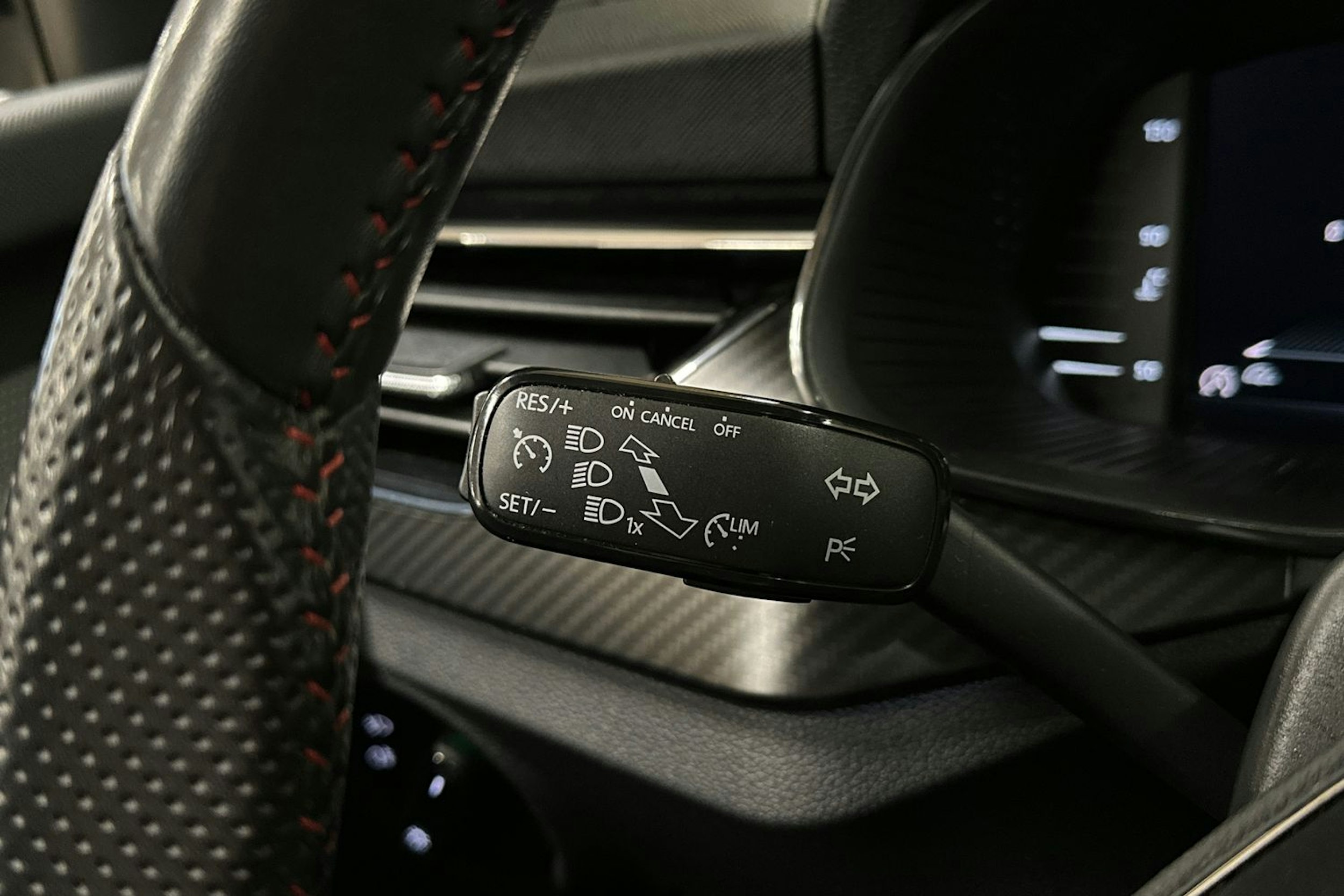 harmaa Skoda Kamiq 2021 kuva 21.