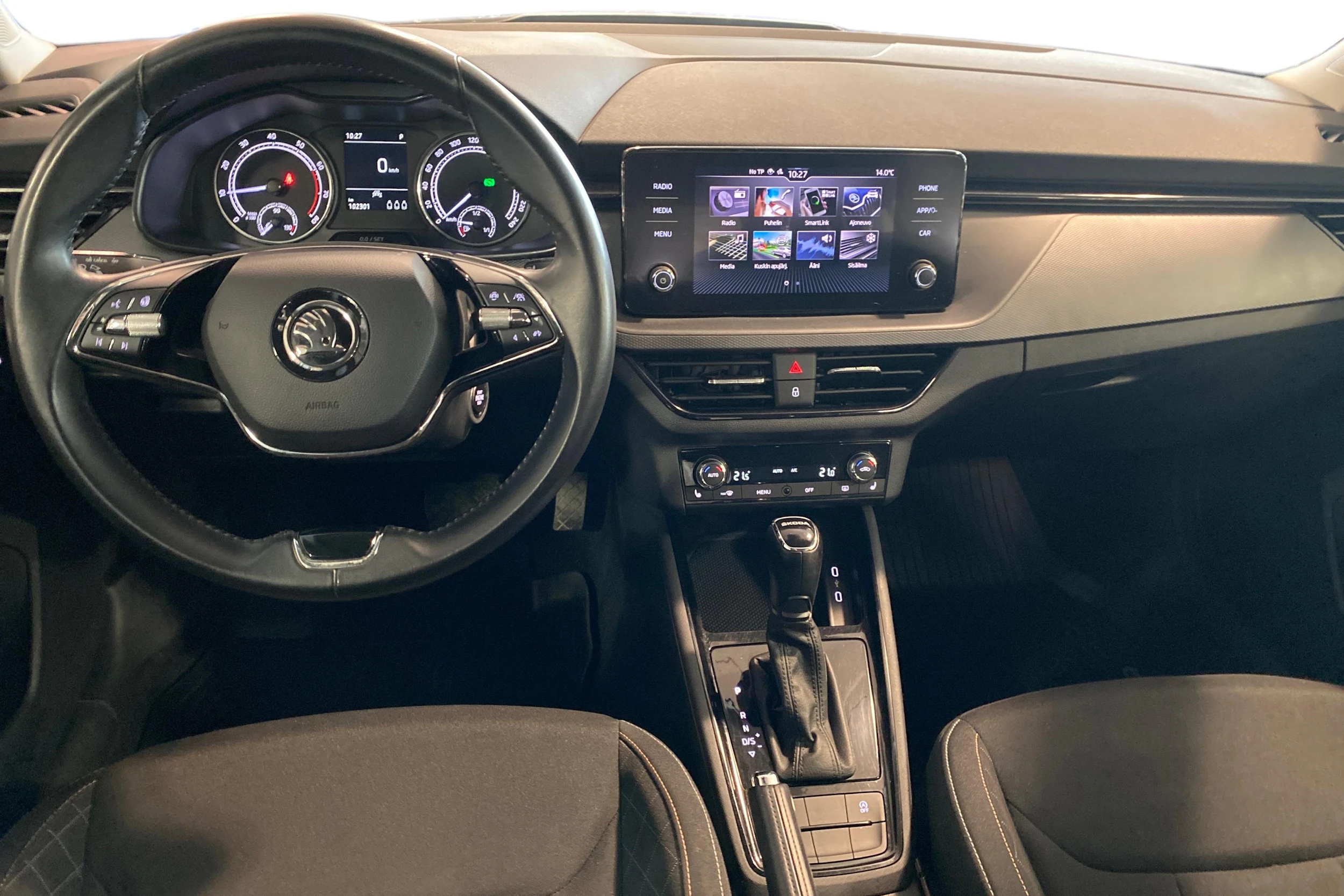 valkoinen Skoda Kamiq 2021 kuva 7.