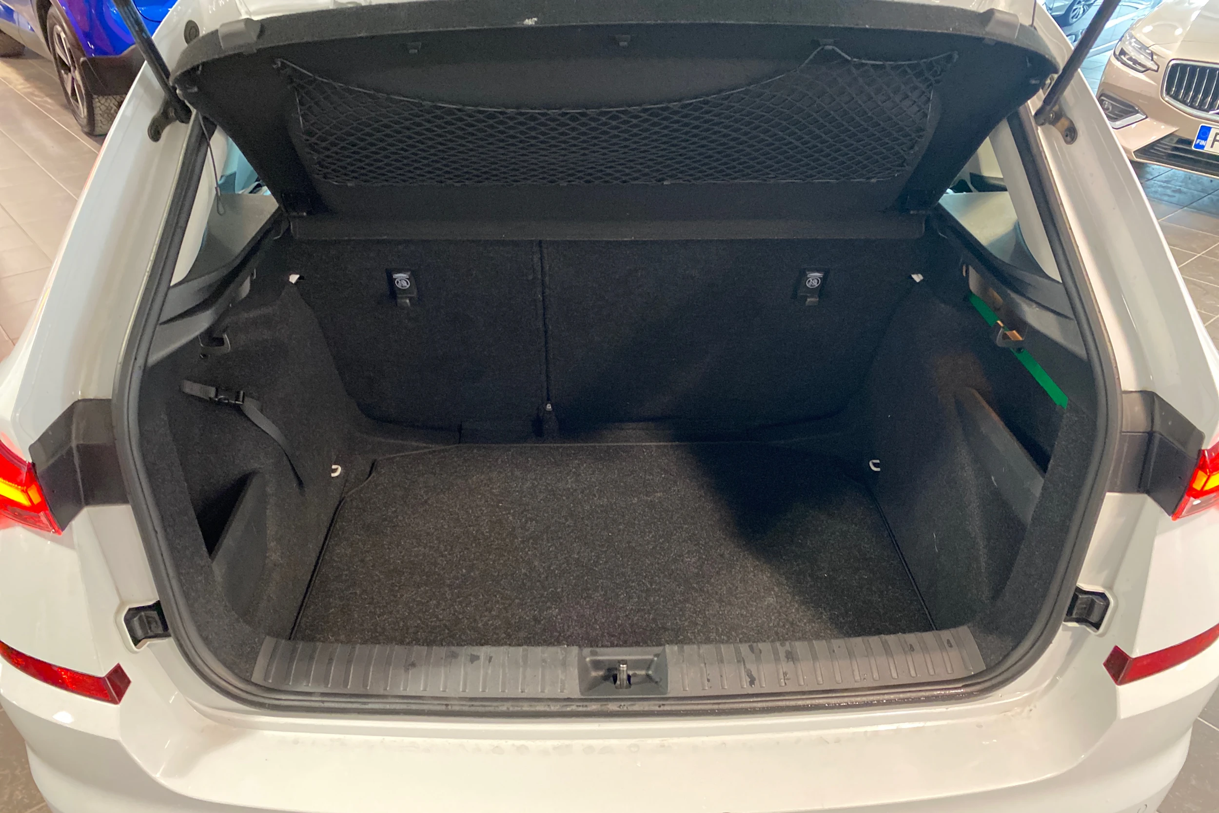 valkoinen Skoda Kamiq 2021 kuva 11.