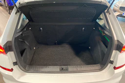 valkoinen Skoda Kamiq 2021 kuva 11.