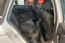 valkoinen Skoda Kamiq 2021 kuva 12.