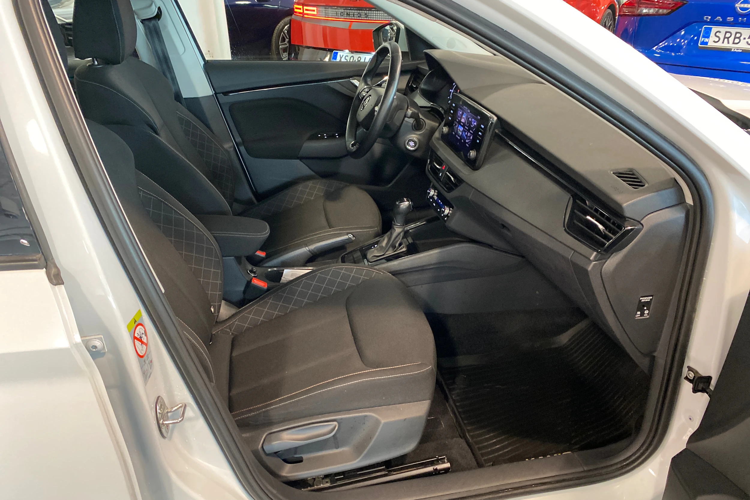 valkoinen Skoda Kamiq 2021 kuva 13.