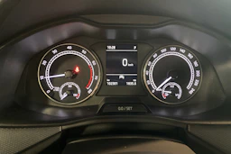 valkoinen Skoda Kamiq 2021 kuva 15.