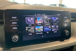 valkoinen Skoda Kamiq 2021 kuva 16.