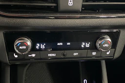 valkoinen Skoda Kamiq 2021 kuva 17.