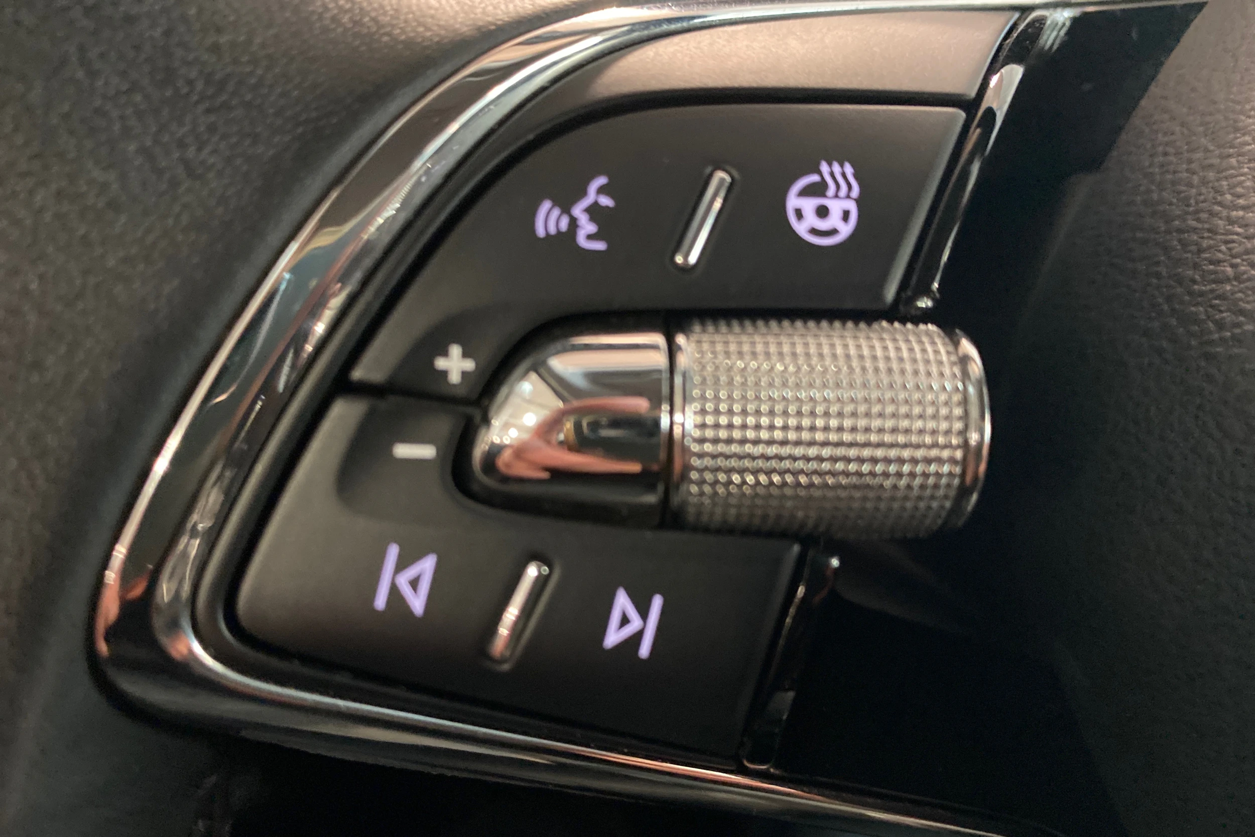 valkoinen Skoda Kamiq 2021 kuva 19.