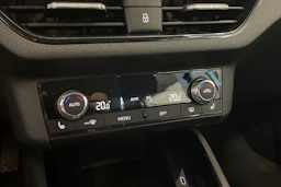 valkoinen Skoda Kamiq 2021 kuva 29.