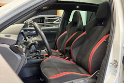 valkoinen Skoda Kamiq 2021 kuva 14.