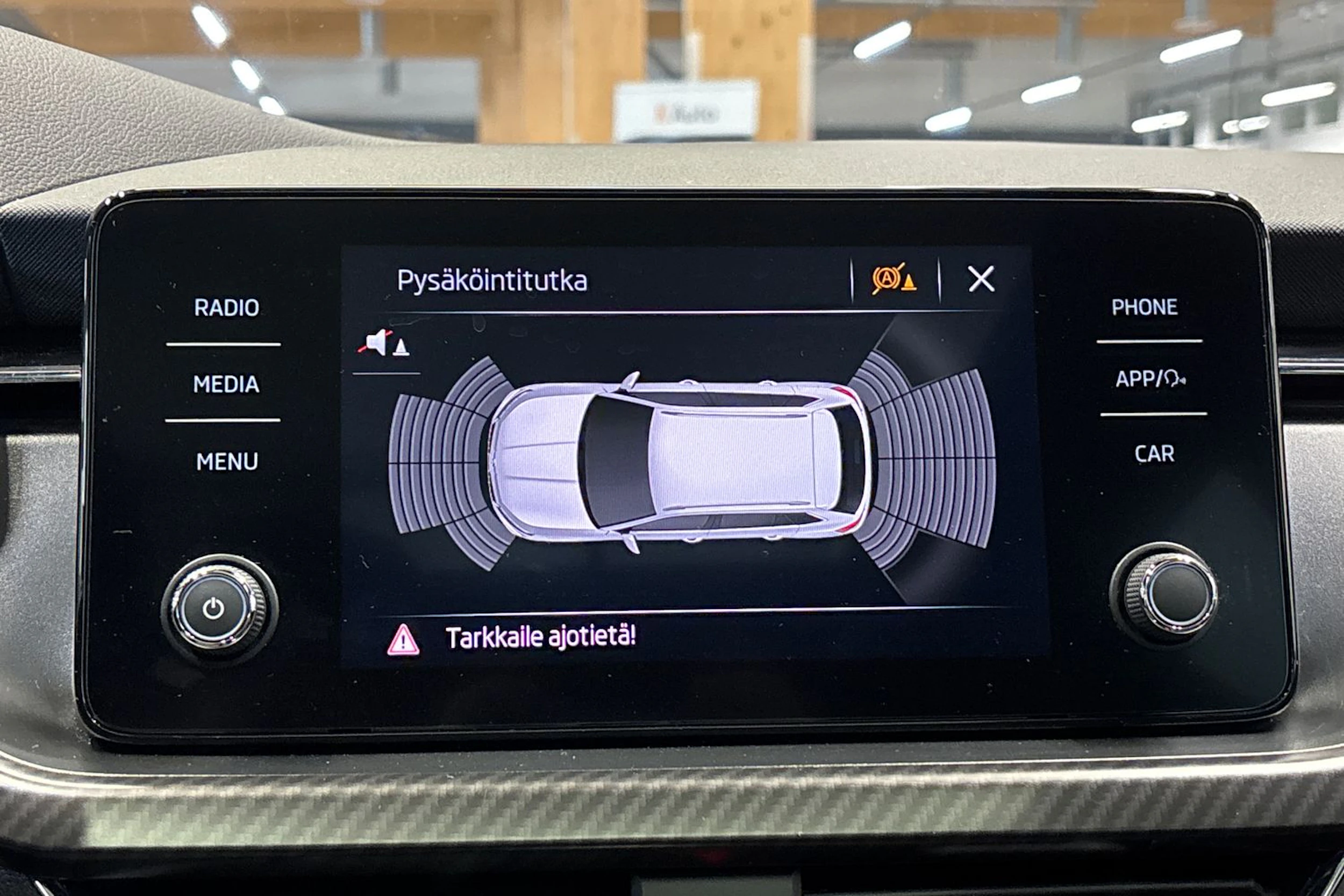 valkoinen Skoda Kamiq 2021 kuva 21.
