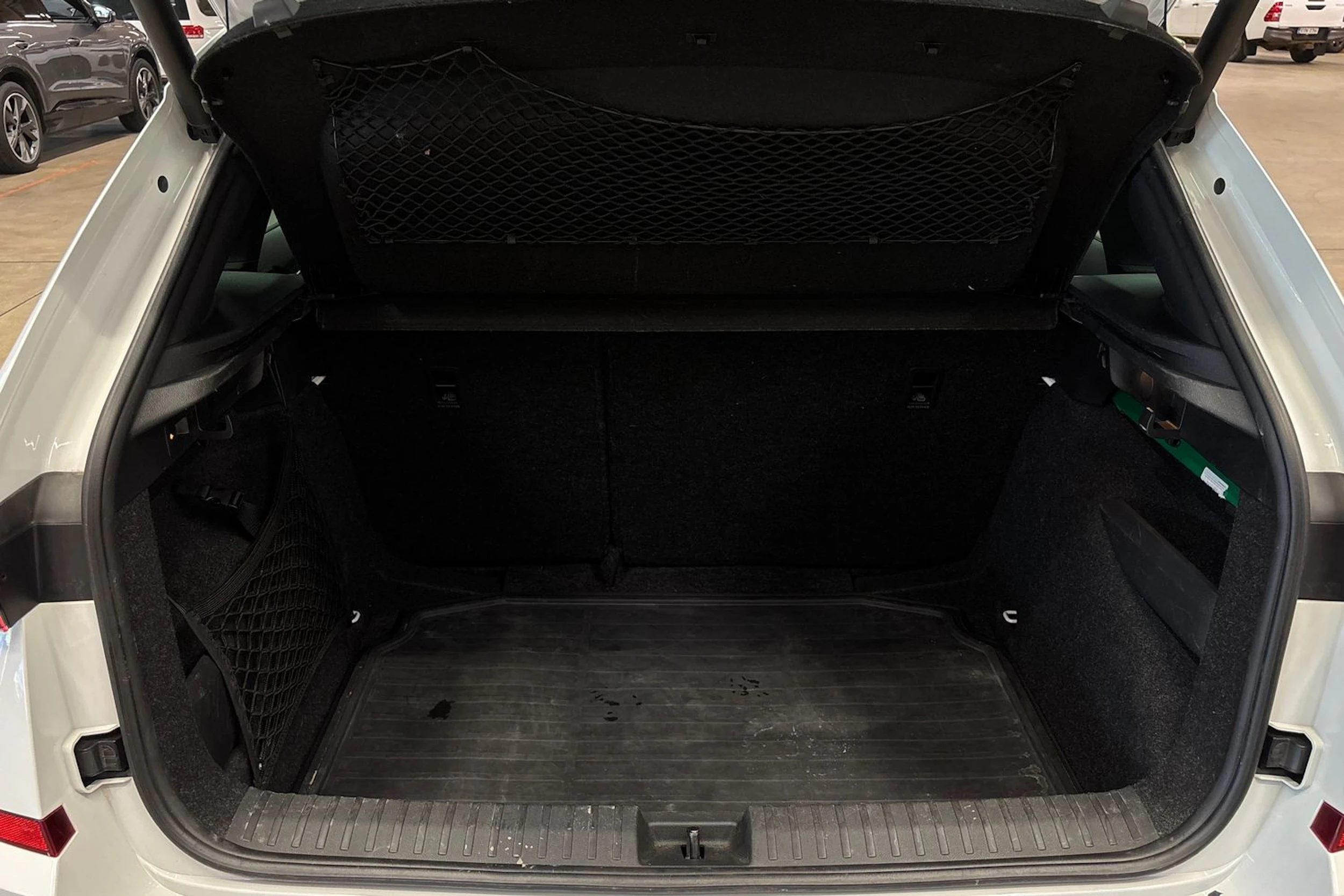 valkoinen Skoda Kamiq 2021 kuva 29.