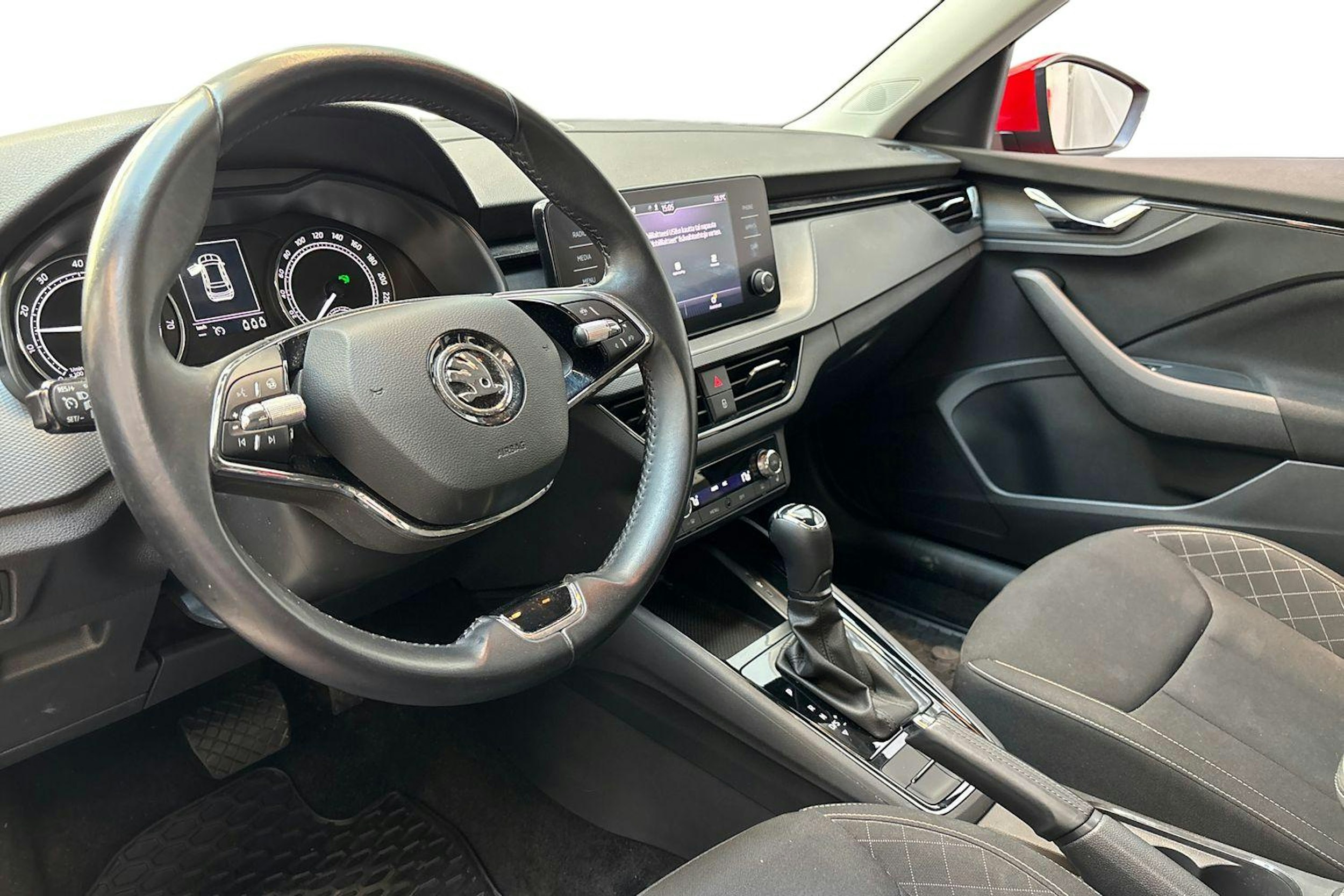 punainen Skoda Kamiq 2021 kuva 6.