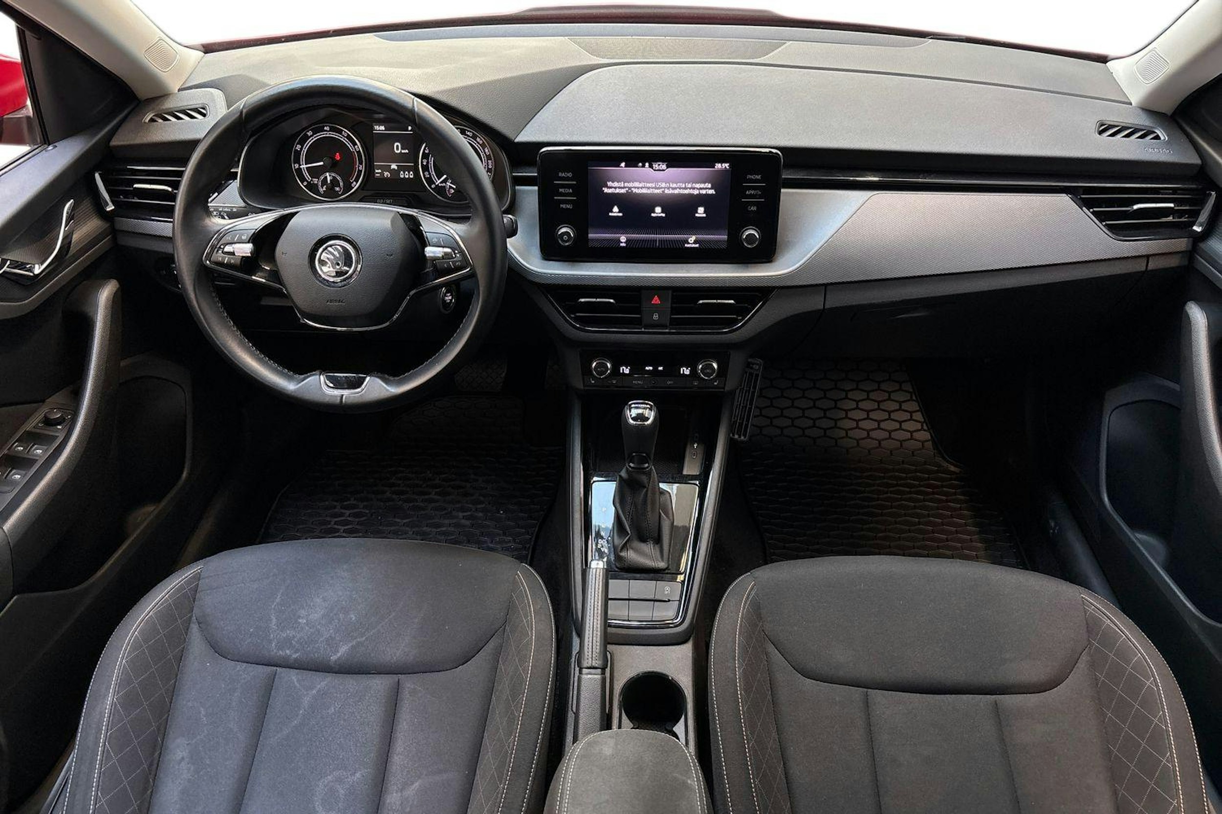 punainen Skoda Kamiq 2021 kuva 7.