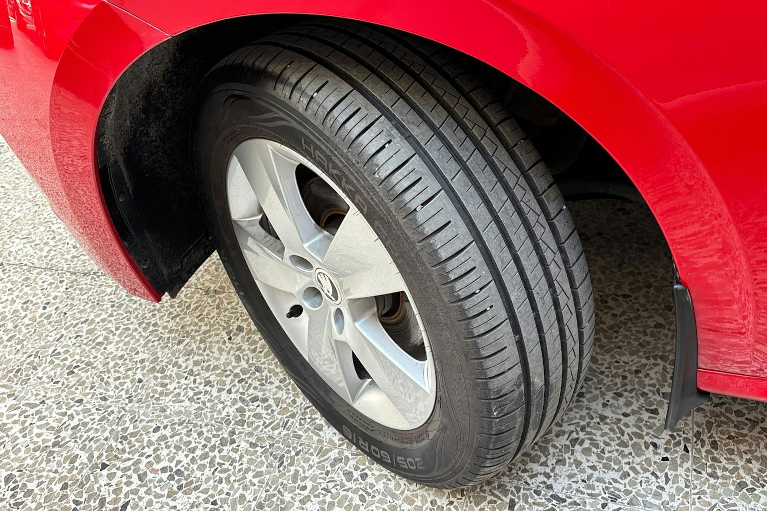 punainen Skoda Kamiq 2021 kuva 10.