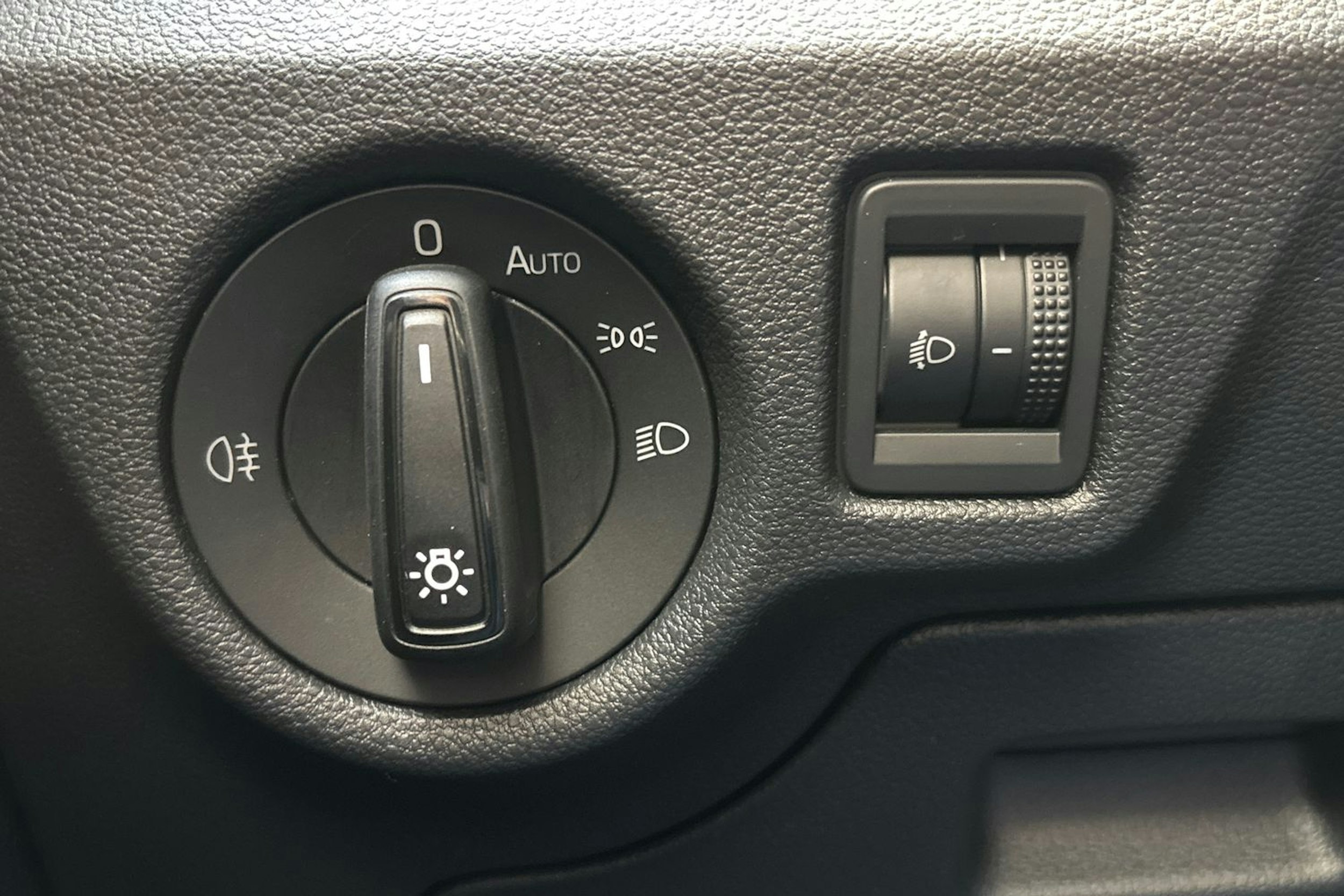 punainen Skoda Kamiq 2021 kuva 14.