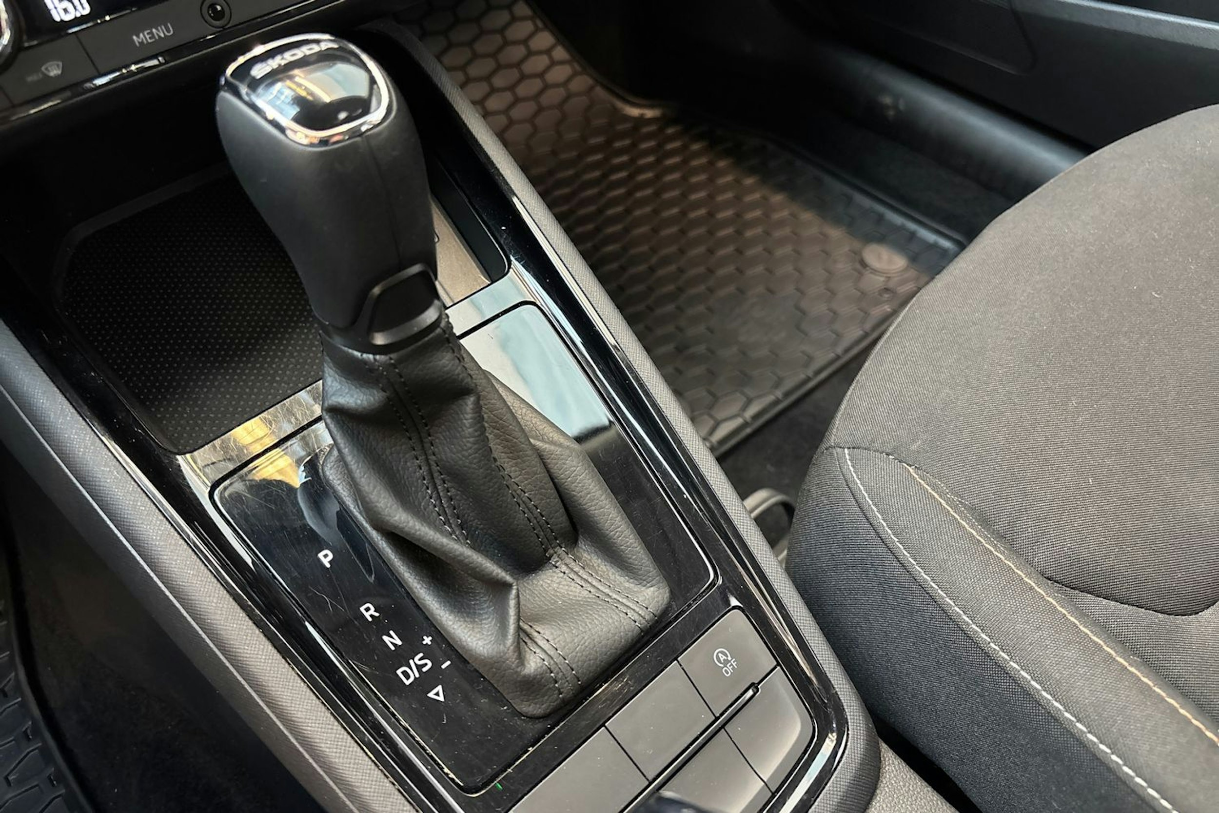 punainen Skoda Kamiq 2021 kuva 25.